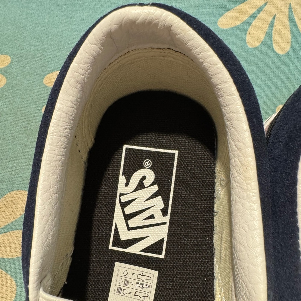 Vans Glow-In-The-Dark Classic Slip-On - Picture 10 of 12